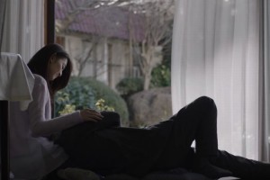 「都合の良いだけ甘えてくる...」若い女性の家に18年も居候するおじいちゃん、いったいどんな関係？