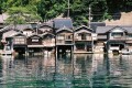 日本のヴェネツィア…海に浮かぶ町『伊根の舟屋』に旅情を掻き立てられる