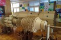 中学生が段ボールを使ってミリ単位で作成! “実物大の航空機エンジン”がスゴイぞ!