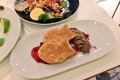IKEAで開催中のサーモンフェア デザートのパンケーキが鯛焼きにしか見えないと話題に!