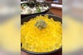 知る人ぞ知る秘境メシ!幻の魚からとれる「黄金イクラ」がリアルな宝石みたいやぁ~!