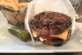 肉汁ジュワ~ッ!アンジャッシュ渡部さんも絶賛の超斬新なハンバーガーを食べてみた!