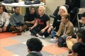LGBTの若者が集まる施設にレディー・ガガが登場! 想いを込めた歌声に胸が熱くなる