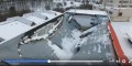 屋根が崩壊する瞬間の内部の映像に驚愕!大量の積雪で体育館の屋根が崩壊か?