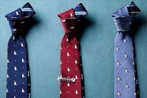 猫好きの男性に! 猫柄とストライプ柄のリバーシブルネクタイがプレゼントにも最適!