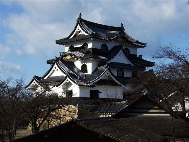 1280px-Hikone_castle5537_R