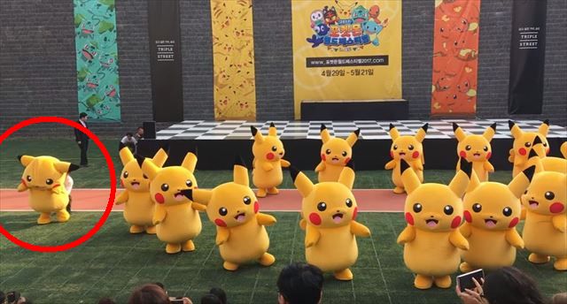 ショウタイム中にピカチュウが連れ去られて会場騒然 不審者だと思ったらまさかの勘違い Fundo