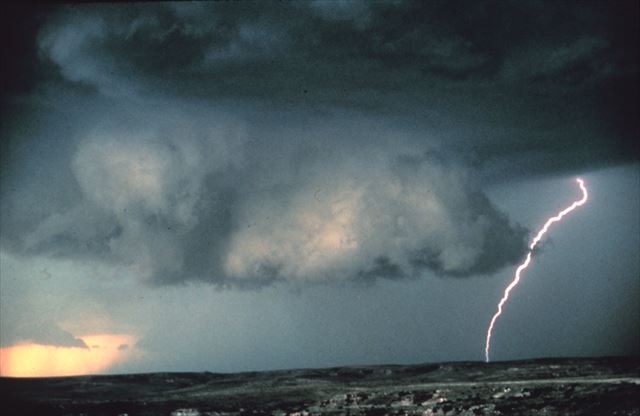 Wall_cloud_with_lightning_-_NOAA_R