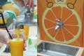 蛇口をひねると“みかんジュース” 松山空港に「みかん蛇口」が登場して話題に!