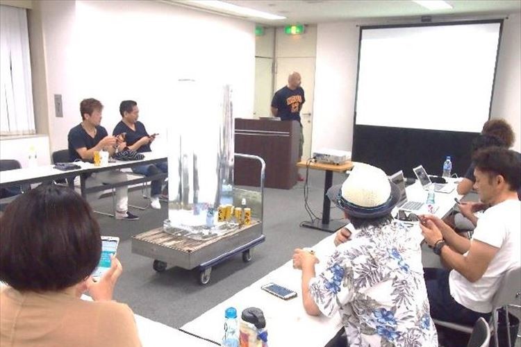 会議室の真ん中に“氷柱”だと!?大阪・なんばの貸会議室が究極の“エコ“サービスを開始!