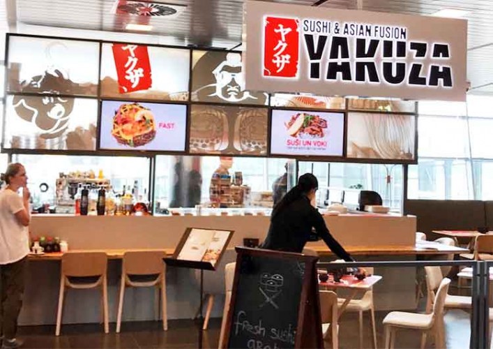 入る時に微妙にためらってしまう！？海外の寿司屋のネーミングが凄い！