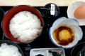 卵かけご飯がご飯のおかず！？「卵かけご飯定食」を頼んだら衝撃的な組み合わせで登場！