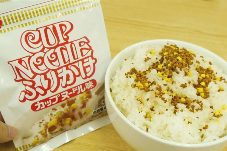 空想商品だった『カップヌードルふりかけ』がついに実現!どんな味か食べてみた!