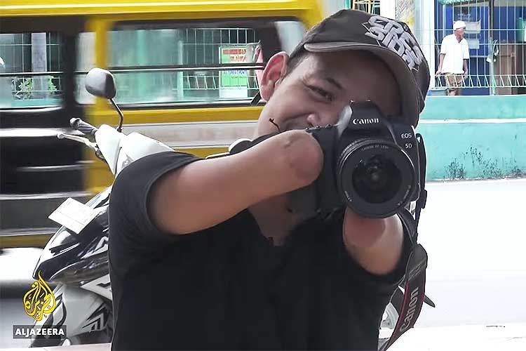 24歳、手足のないカメラマン…独自の創造性で私たちに観せてくれるもの