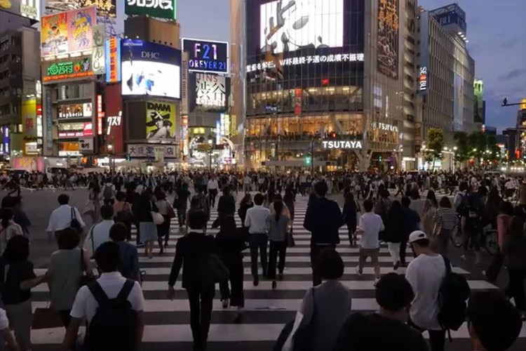 ひたすら渋谷の街を歩く45分間のBGM無し映像が外国人に反響「未来都市だ」「清潔だね」