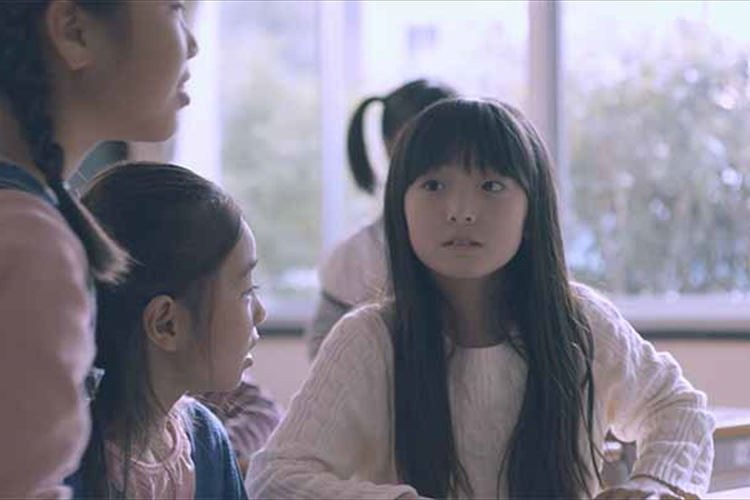 教室で遊ぶ子どもたち、でも突然「え、何!?」彼女たちが驚いた『音』の正体とは