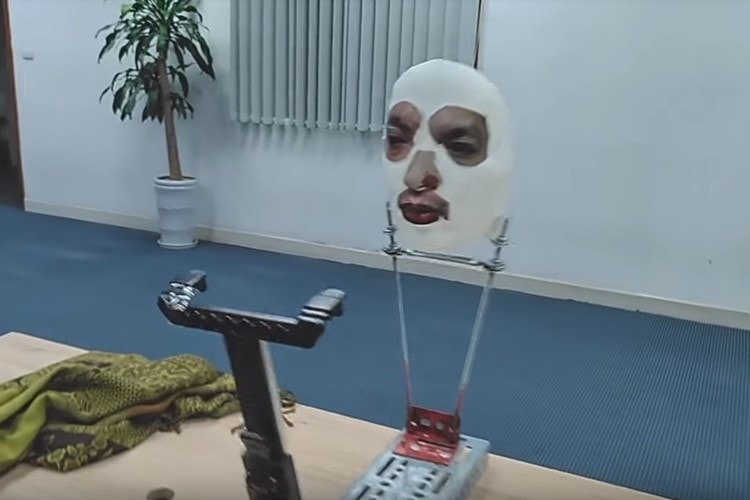 iPhone Xの目玉機能「Face ID」に落とし穴！？セキュリティ会社が解除法を発見！