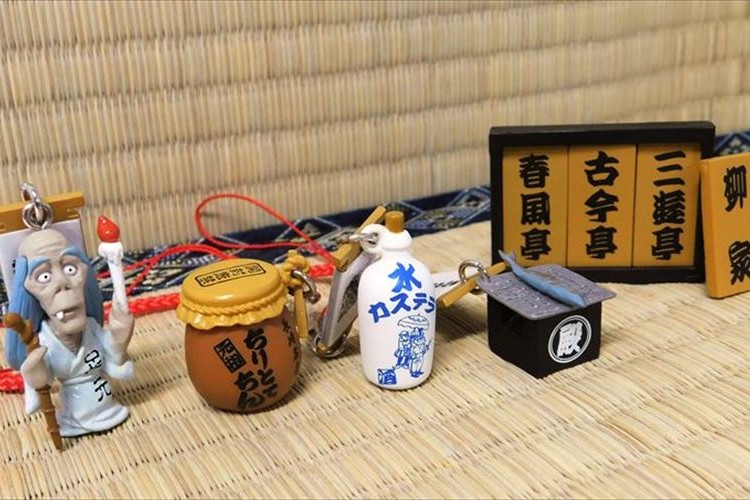 落語業界公認!『落語ガチャ』…寄席でおなじみの亭号木札などラインナップ