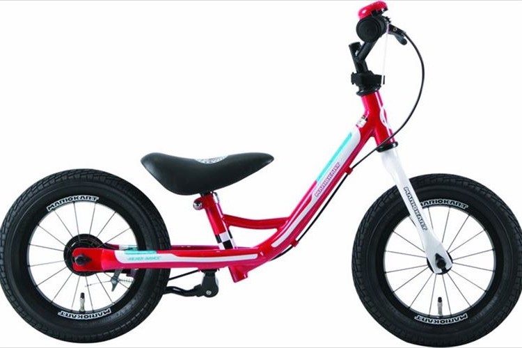 あさひの幼児向けトレーニング用バイクに“マリオカート”コラボモデルが初登場!