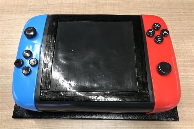 食べるのがもったいない！？ニンテンドースイッチみたいなケーキが公開されて話題に！