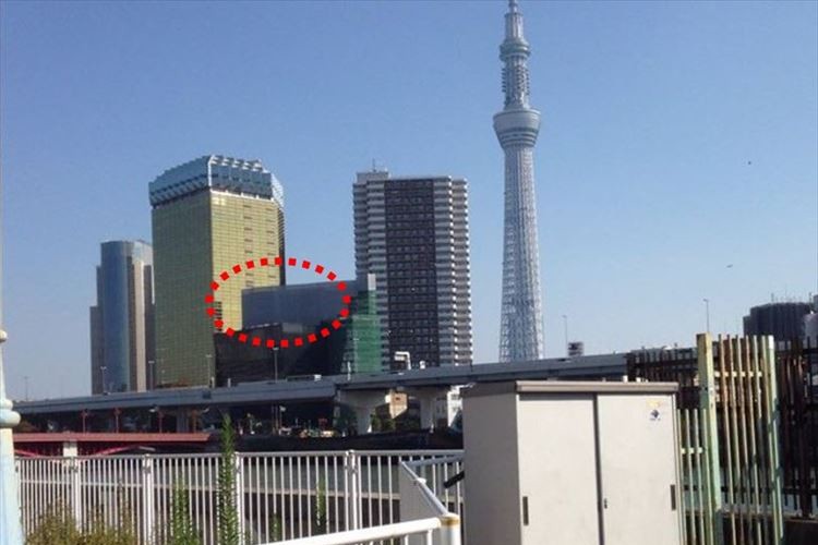 塗り替え工事中だった浅草のシンボル“金色のアレ”がピカピカになった!
