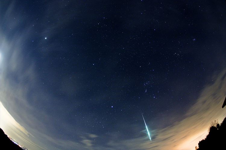 【必見】“ふたご座流星群”が14日に極大!一晩で見られる流星数は年間最大!