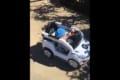 幼い子どもが居眠り運転！？オモチャの車でクルクルまわりながらスヤスヤ…