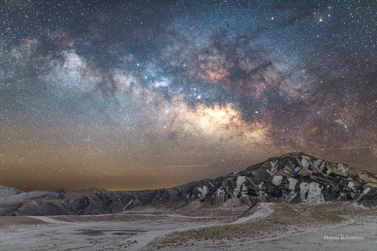 「熊本の星空が宇宙だった」阿蘇市 草千里ヶ浜で撮影された写真が美しすぎる