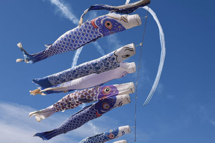 天国にいる子供たちの鎮魂…ブルーインパルス＆青い鯉のぼり、そして"GLAY鯉のぼり"で大空に希望を描く！