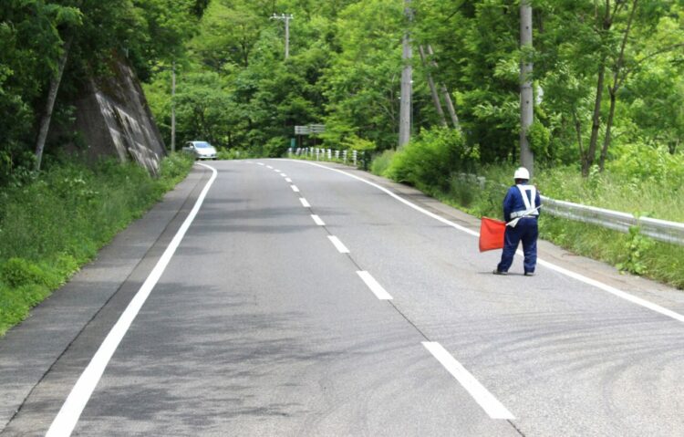 「猛暑で働く警備員に対してのクレーム」に関するツイートに多くの反響