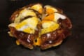 お好み焼きはピザみたいに切り分ける人に「えっ!?」地域ごとの違いが判明し話題に