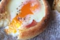 朝食にいいかも!黄身がトロ~っと美味しいイングリッシュマフィンを使ったレシピが話題に