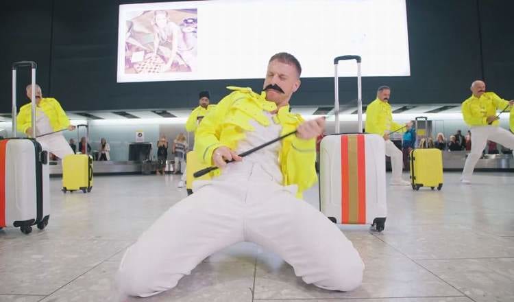 最高！デビュー前、空港で働いていた「フレディ・マーキュリー」の生誕を祝し空港職員がパフォーマンス！