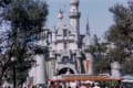【貴重な高画質カラー映像】1956年撮影の米ディズニーランド…なんとウォルト・ディズニーの姿も!