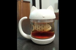 1杯だけ飲みたい時に良いかも！魚を丸飲みしたような猫ちゃんのティーカップが話題に