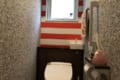 これは確実にこもって探してしまう!トイレの壁全体が『ウォーリーを探せ』だった!