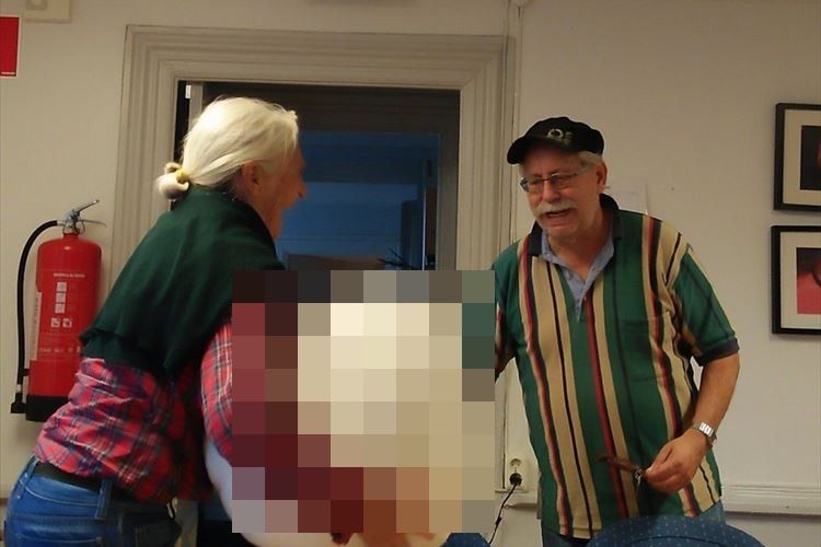 デカさが尋常じゃない!スウェーデンで見た笑っちゃうくらい超巨大なキノコが話題に