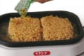 世界初!焼きそば専用ホットプレート「焼きペヤングメーカー」 が登場!【ペヤングのまるか食品監修】