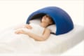 適度な閉塞感と静けさを実現!“かぶって眠る快眠ドーム”が心地良さそう!