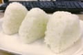 どこがどう違うの!?!?コンビニの『塩むすび』をひかくった!