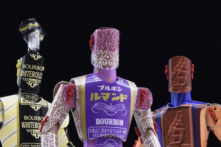【カミロボ】ブルボンの定番お菓子の袋がかっこよく大変身!カミロボ作ってみたい
