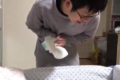 パパが楽しくおむつ替え!美容院風おむつ替え動画が大人気!