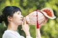 「ぶおおぉ~~ん!」ほら貝を吹いているように見えるペットボトルケースが面白い