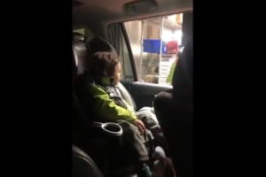 「4歳なのにすごい！」バーガーキングのドライブスルーでオーダーをこなして商品を受け取る