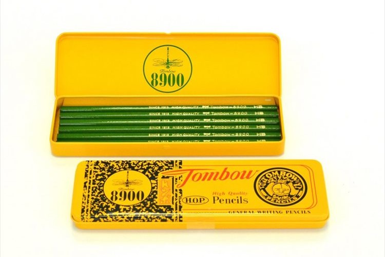 トンボ鉛筆「8900番」が黄色いダース箱になって70年!70周年記念限定セットが発売