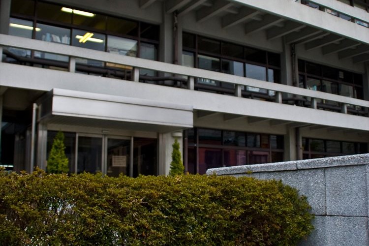 不快な印象を与えないための窓口対応策…市役所の「マスクなし対応」に賛否の声