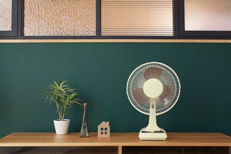 古き良き“1970年代”の雰囲気を再現！アメリカン・レトロデザインの扇風機が復刻販売