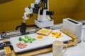 目覚める時間に合わせて“朝食を自動調理してくれるロボット”を東大インターン生チームが開発!