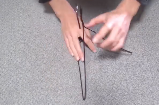 ハンガーの可能性は無限大 思わず目から鱗が落ちる 針金ハンガー の活用方法 10選 Fundo