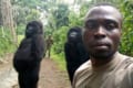 ゴリラ達を密猟者から守るレンジャー隊員の自撮り写真に反響「まるで皆が家族のようだね」
